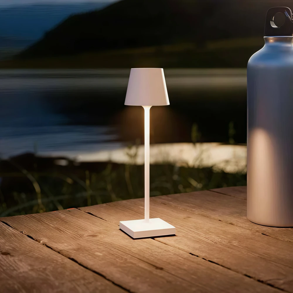 Opladelig LED mini bordlampe, Bordlamper hos HomeNordic
