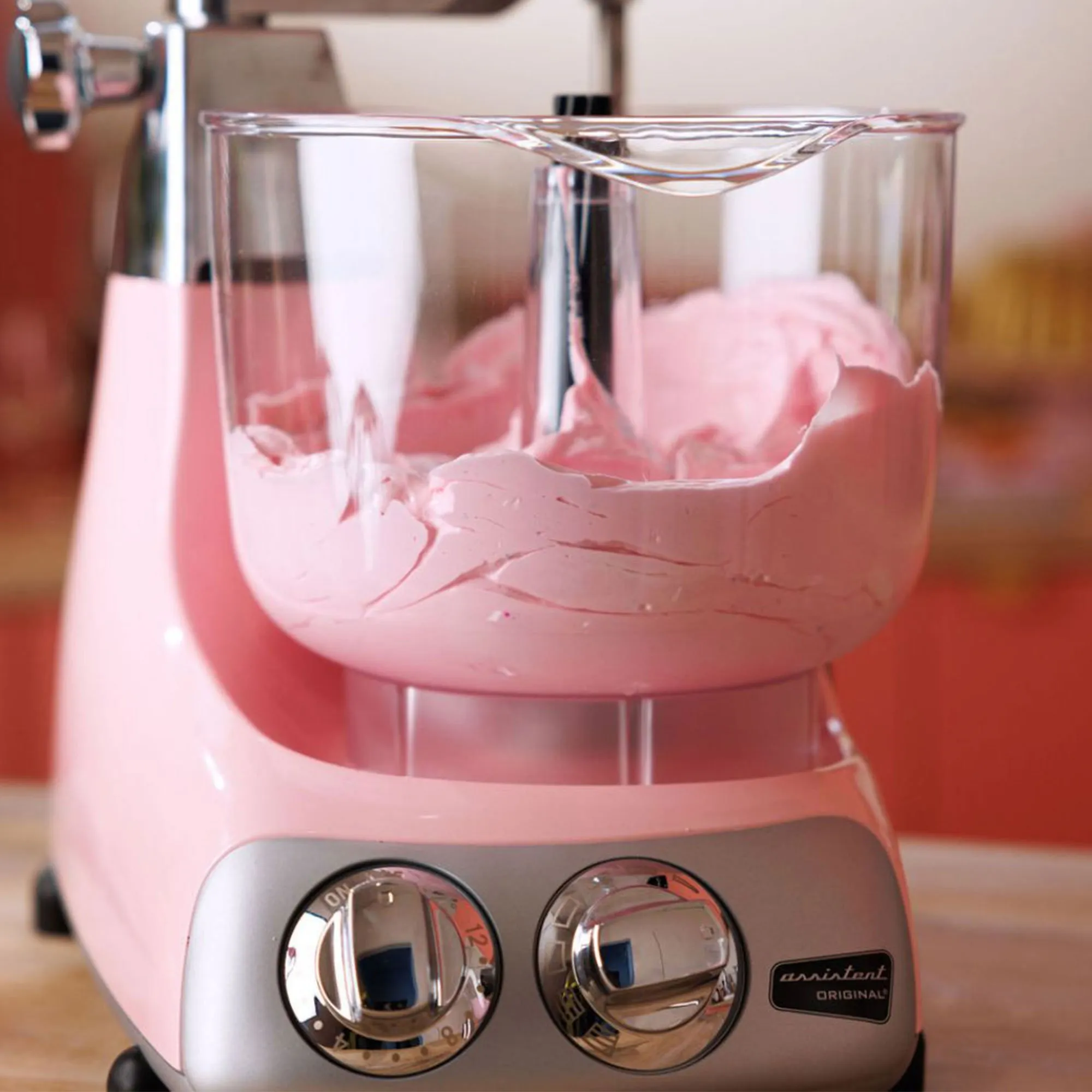 Ankarsrum Assistent Original Røremaskine AKM6230CP Cloudy Pink, produktbillede 4 af 8, Røremaskiner hos HomeNordic