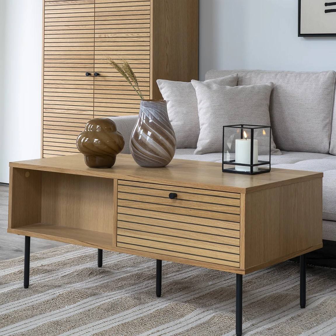 Create - Sofabord i eg med sorte metalben, Moderne designs hos HomeNordic