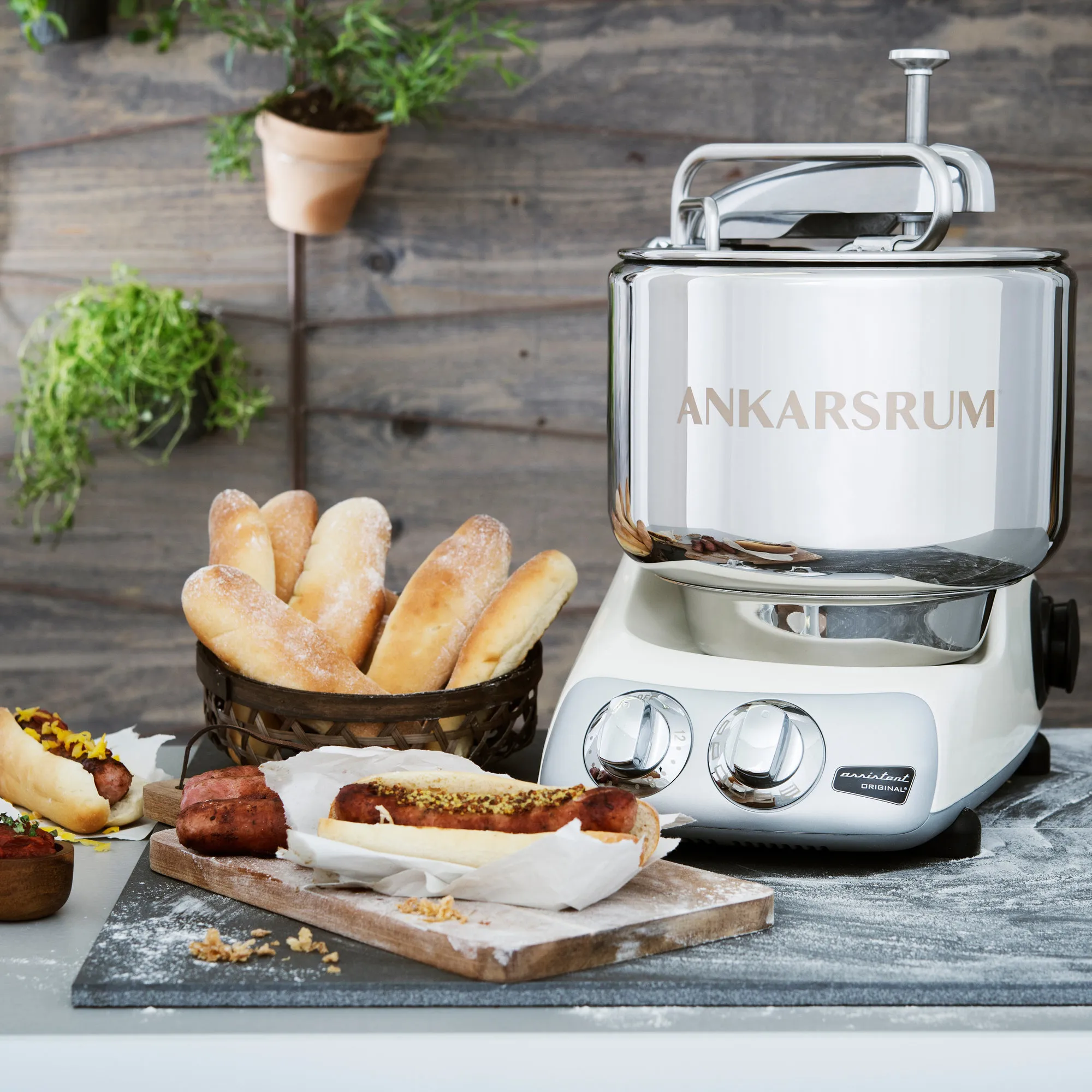 AKM 6230 Køkkenmaskine + Deluxe pakke, Lys Creme, produktbillede 3 af 5, Røremaskiner hos HomeNordic