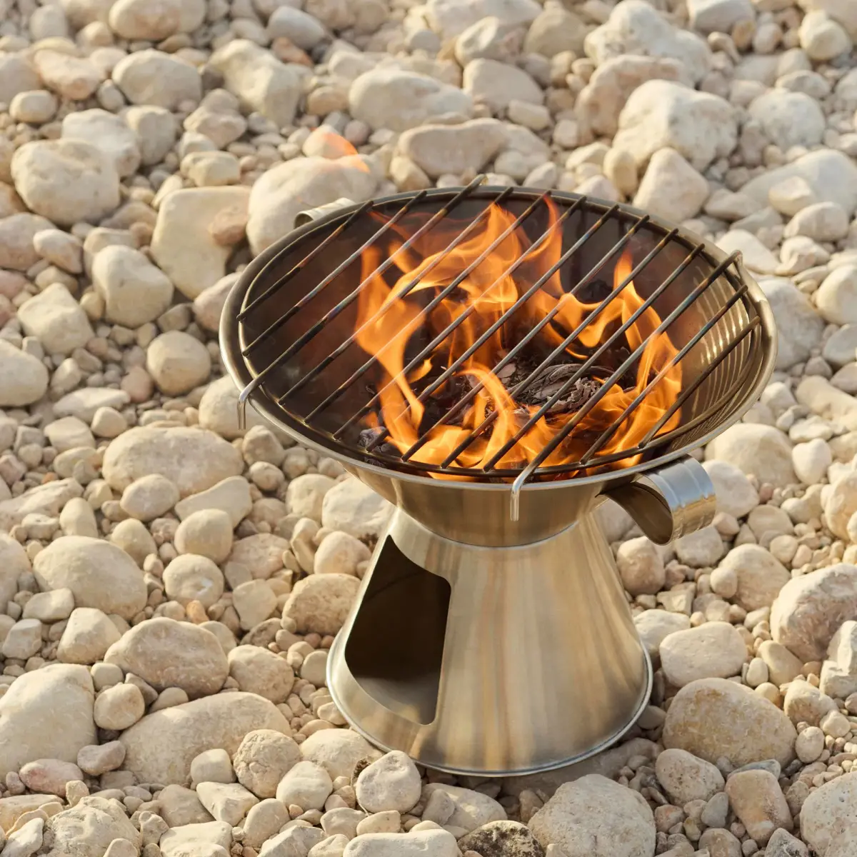 Outdoor Market transportabel kulgrill, rustfrit stål, produktbillede 2 af 2 hos HomeNordic