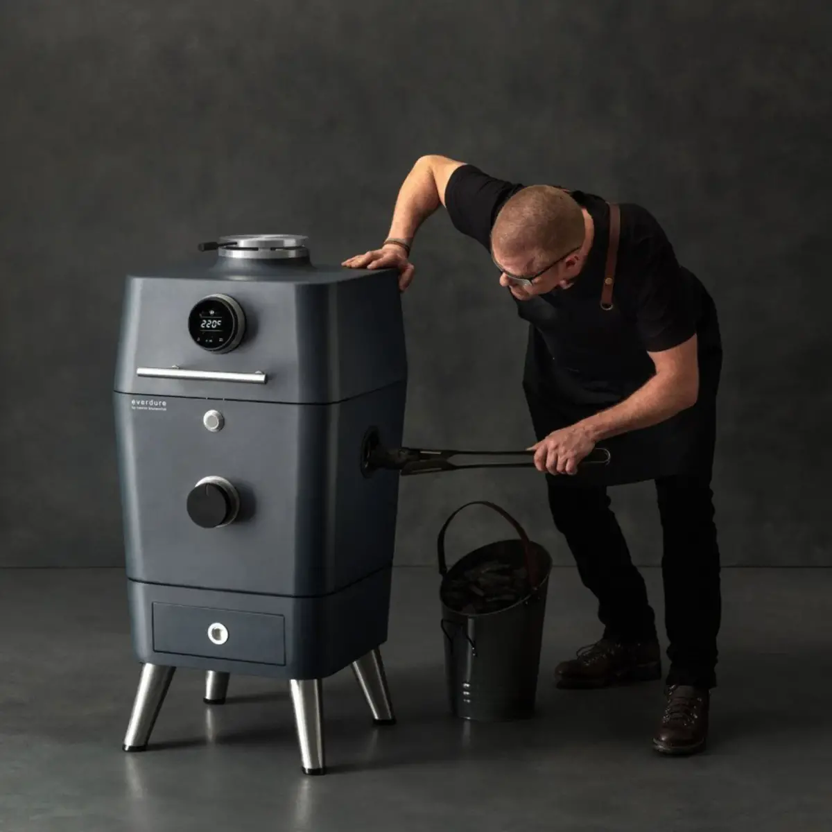 4K HBCE4KGEU Kulgrill, grafit, produktbillede 2 af 7 hos HomeNordic