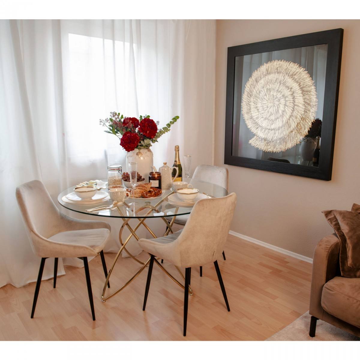 KARE DESIGN rund Molekular Gold spisebord, produktbillede 5 af 8, Spiseborde hos HomeNordic