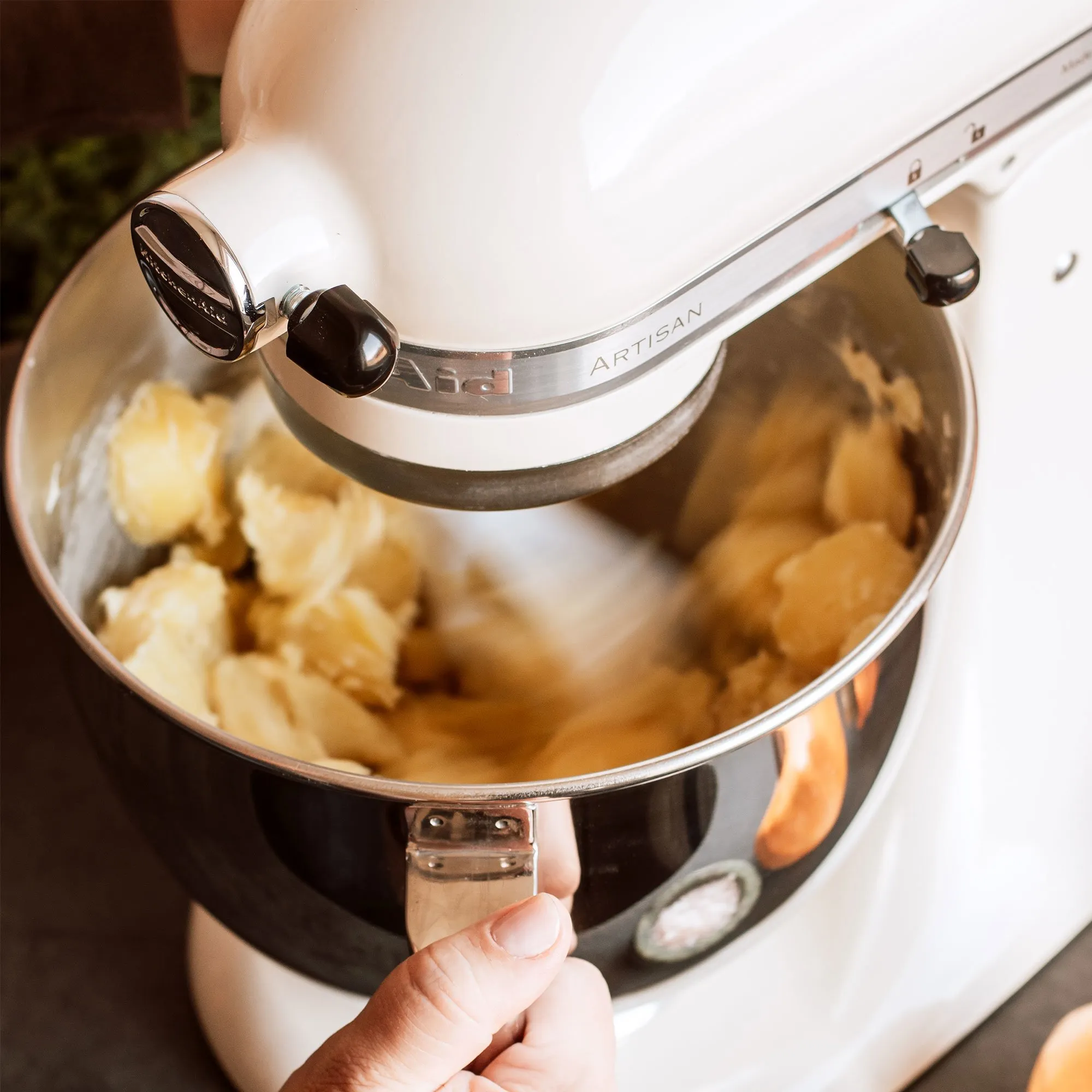 Artisan KSM125EAC røremaskine, creme, produktbillede 6 af 9, Røremaskiner hos HomeNordic