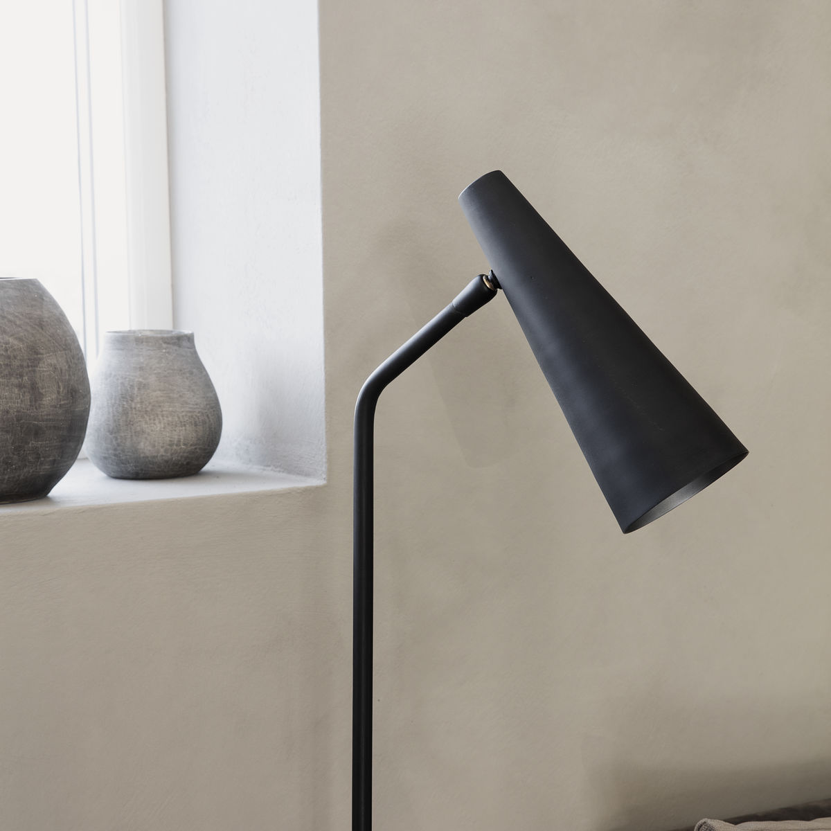 HOUSE DOCTOR GULVLAMPE PRECISE MAT SORT, produktbillede 3 af 4, Gulvlamper hos HomeNordic