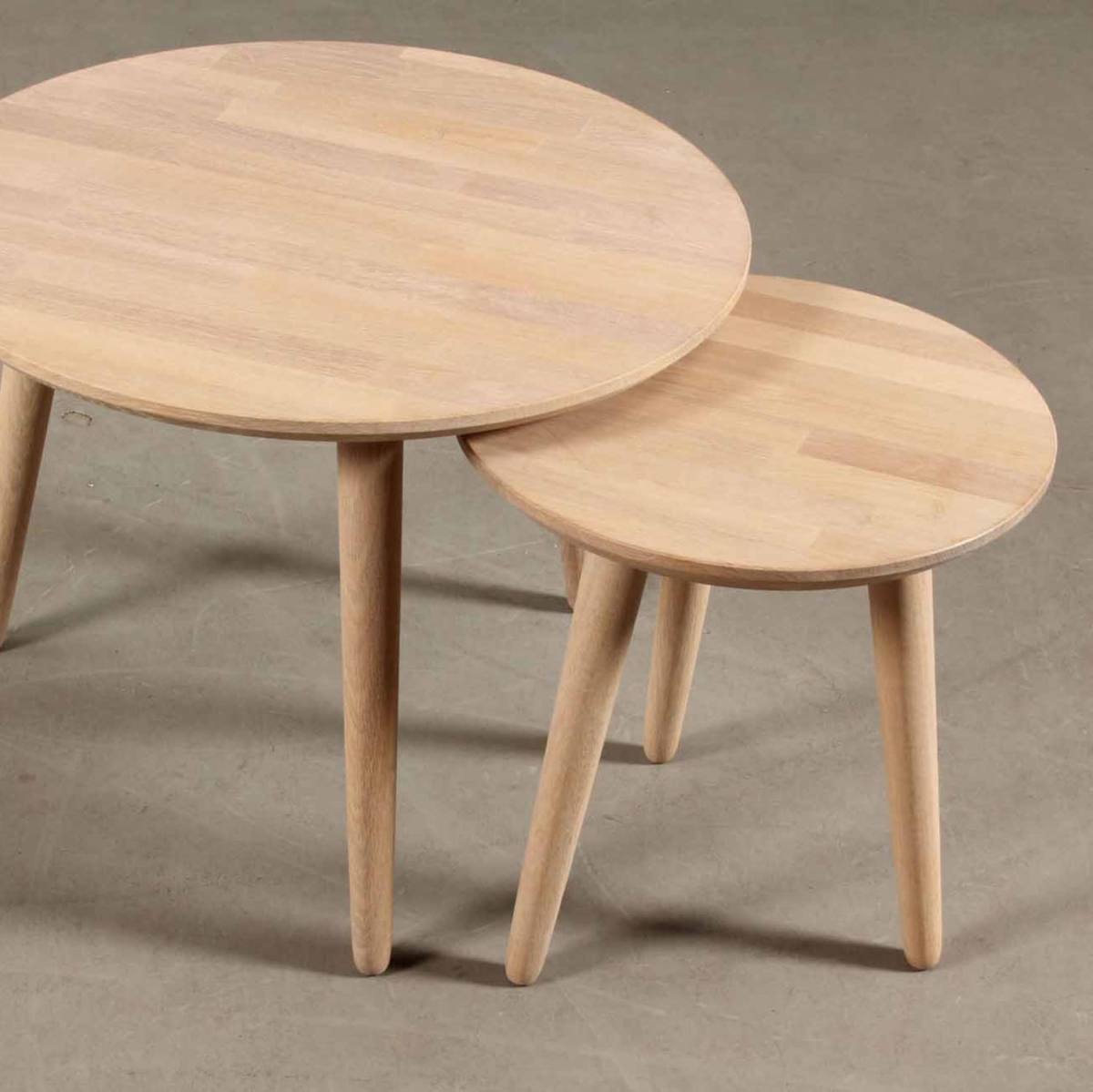 CT 10 - Sofabord i massiv eg og diameter 60 cm, produktbillede 8 af 9, Nordisk design hos HomeNordic