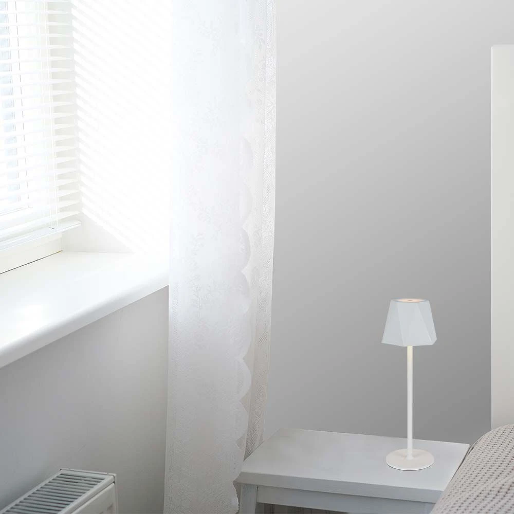 1,5W genopladelig LED bordlampe, 5V, Bordlamper hos HomeNordic