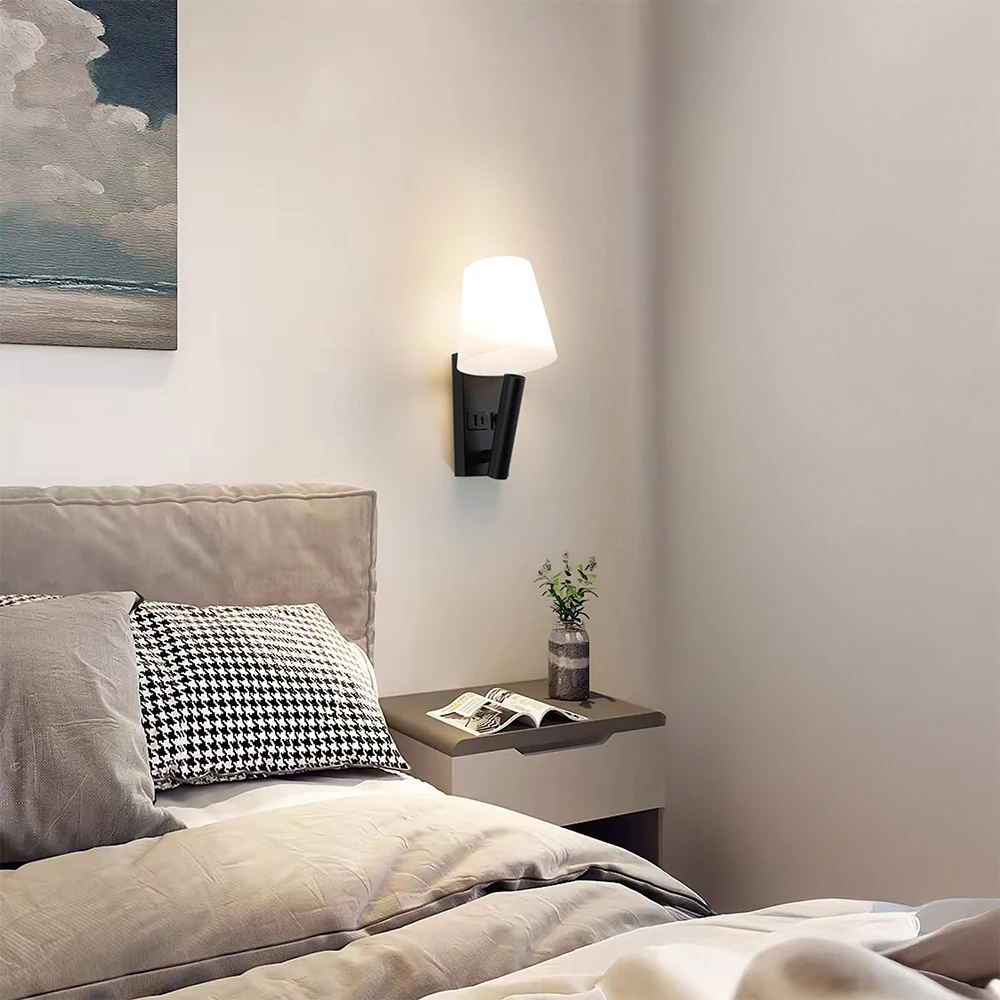 2W LED sengelampe / væglampe med USB-opladning, Væglamper hos HomeNordic