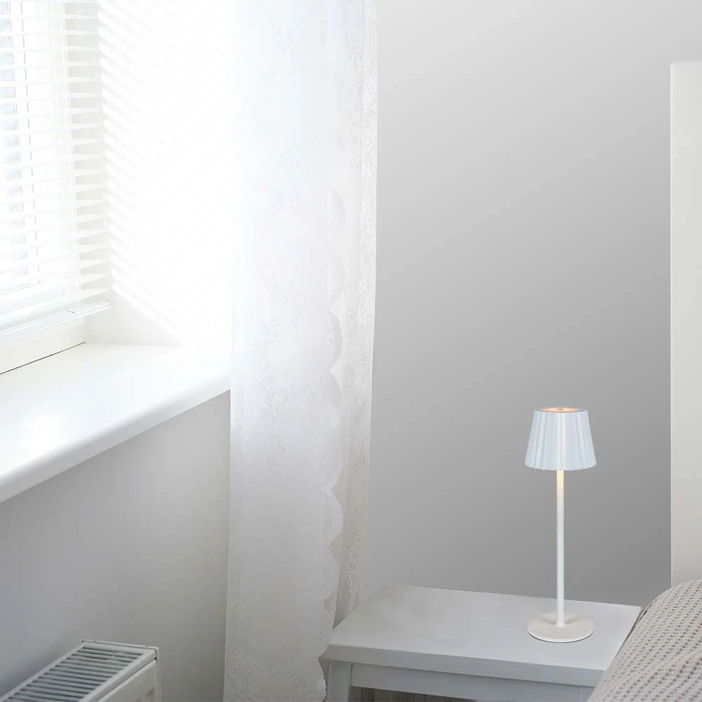 4W - LED, Bordlampe, 3i1, Hvid, Bordlamper hos HomeNordic