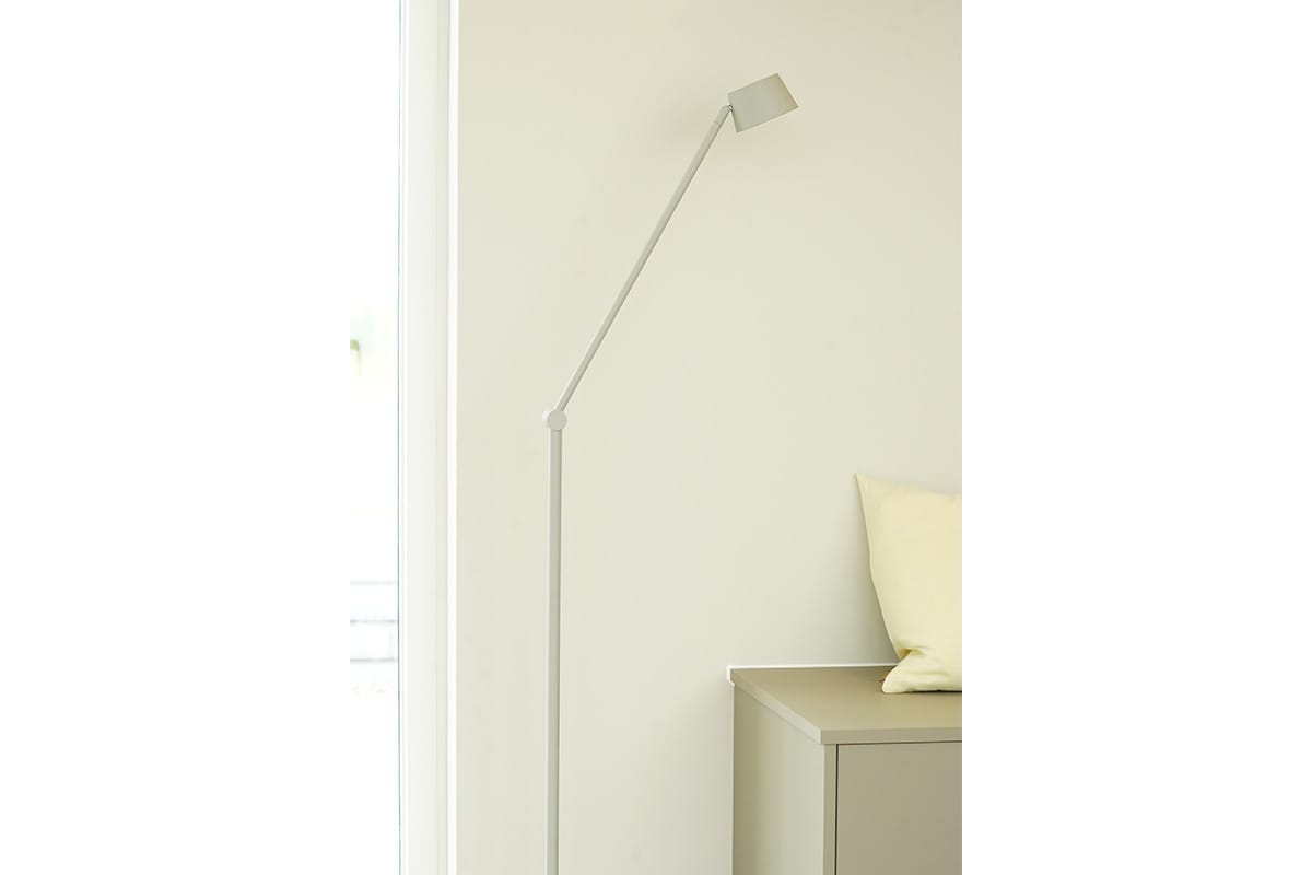 Direction Floor F1, produktbillede 6 af 8, Gulvlamper hos HomeNordic