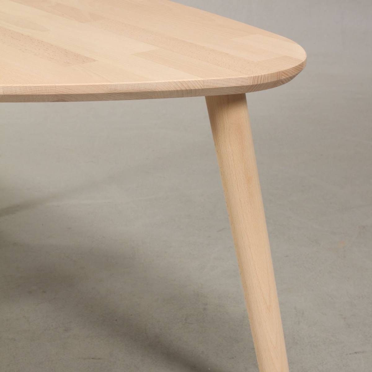CT 10 - Sofabord i massiv bøg med paletform og størrelse 107 x 79 cm, Nordisk design hos HomeNordic