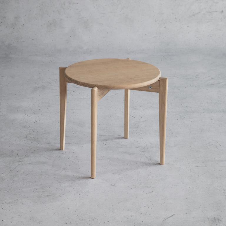 Swish, Rundt sofabord i massiv eg, og fem forskellige finish. Ø 51 x, produktbillede 2 af 24, Nordisk design hos HomeNordic