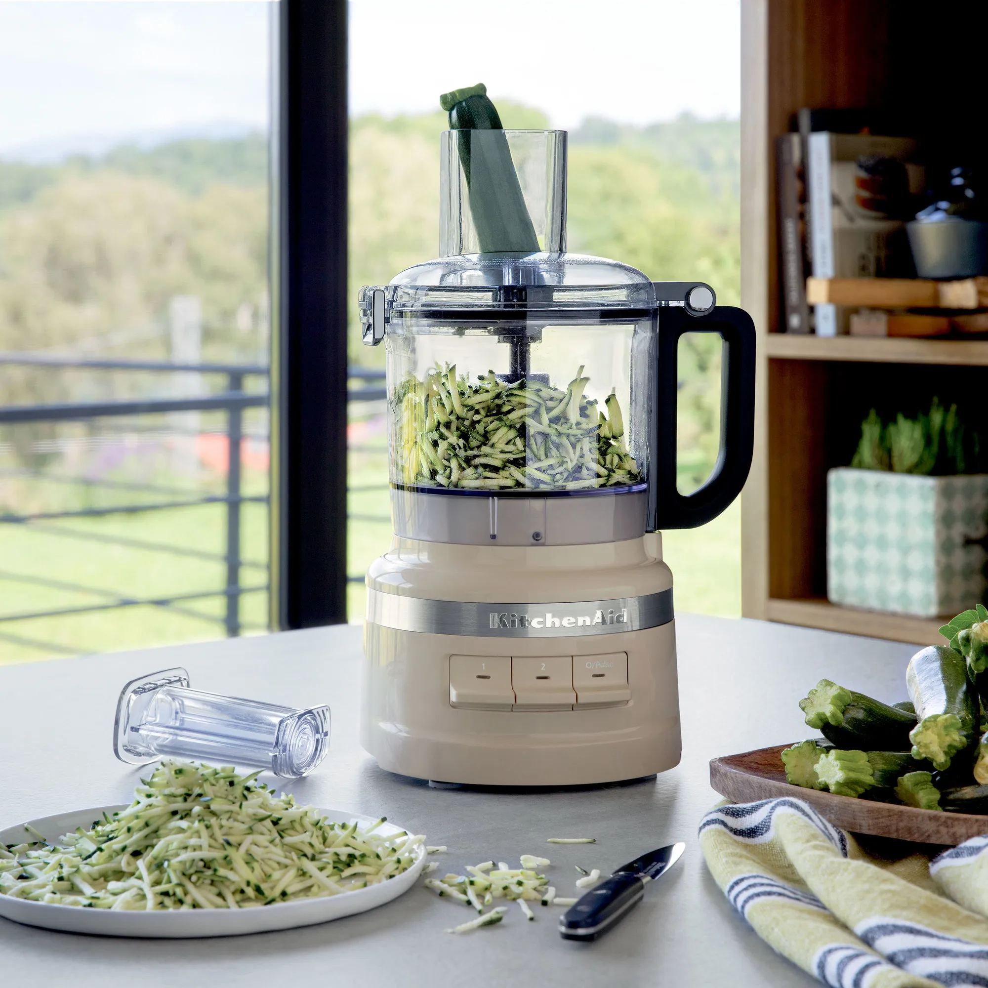 Foodprocessor 5KFP0719 1,7 liter, creme, produktbillede 6 af 6, Foodprocessorer hos HomeNordic