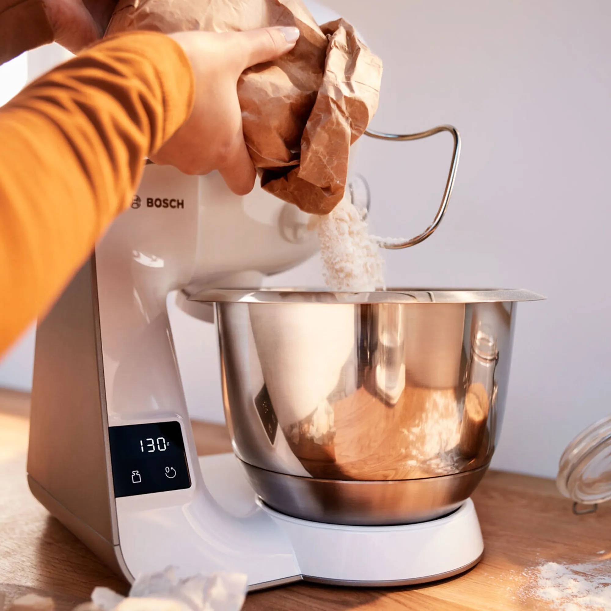 MUM5XW20 køkkenmaskine, 1000 W, hvid/champagne, produktbillede 12 af 17, Røremaskiner hos HomeNordic