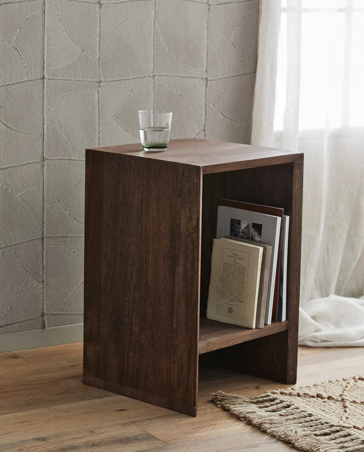 NORDAL NAPO SENGEBORD/SIDEBORD, Sideborde hos HomeNordic