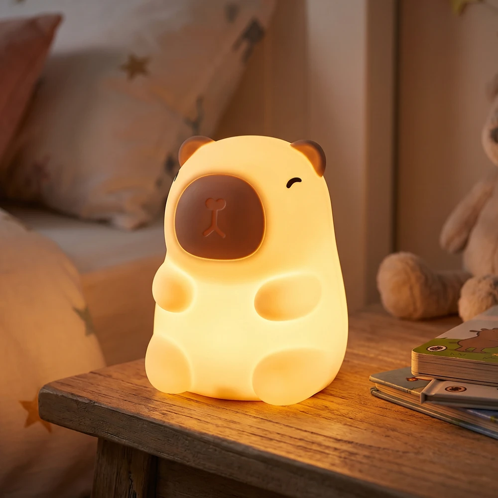 MOCHI Kapivar natlampe i blød silikone, Lys til børneværelset hos HomeNordic