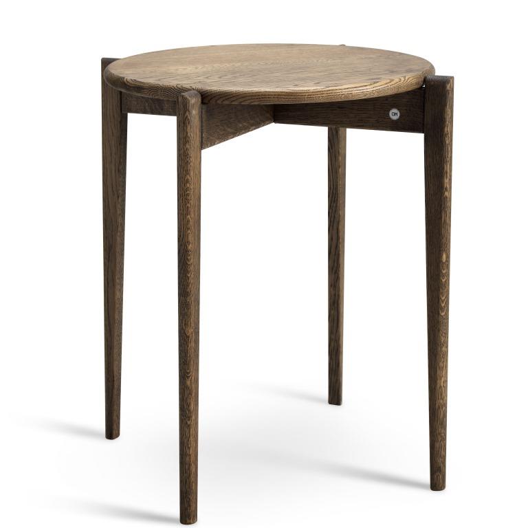 Swish, Rundt hjørnebord i massiv eg og fem forskellige finish. Ø 51 x, produktbillede 4 af 24, Nordisk design hos HomeNordic
